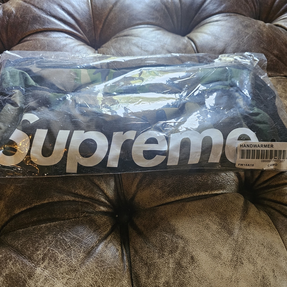 Supreme Camo Handwarmer - NEW!!